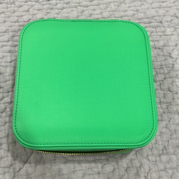 Stoney Clover Lane Travel Case - like new! - Picture 4 of 4